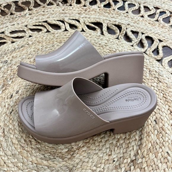 Crocs Brooklyn High Shine Slide Heel Latte Tan Women's size 10 - Picture 1 of 7